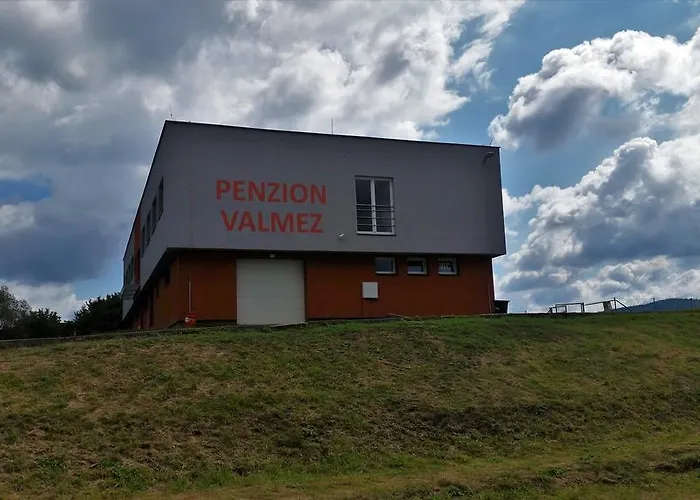 Valmez 招待所 3*
